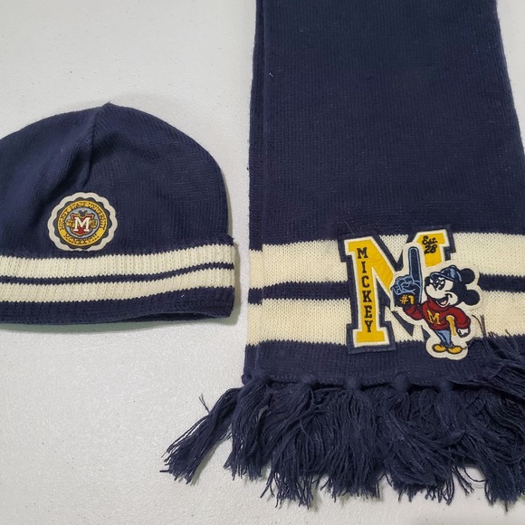 Disney Men Hat OS Blue Set Knit Scarf Beanie Mickey Varsity University Crest - Picture 1 of 4